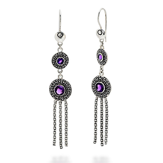 Orecchini Naga Ametista in argento 925 ossidato, immagine principale su sfondo bianco, dischetto piccolo con ametista Ø4 mm e dischetto grande con ametista Ø6 mm, quattro frange a catena e monachella – Balinesia
