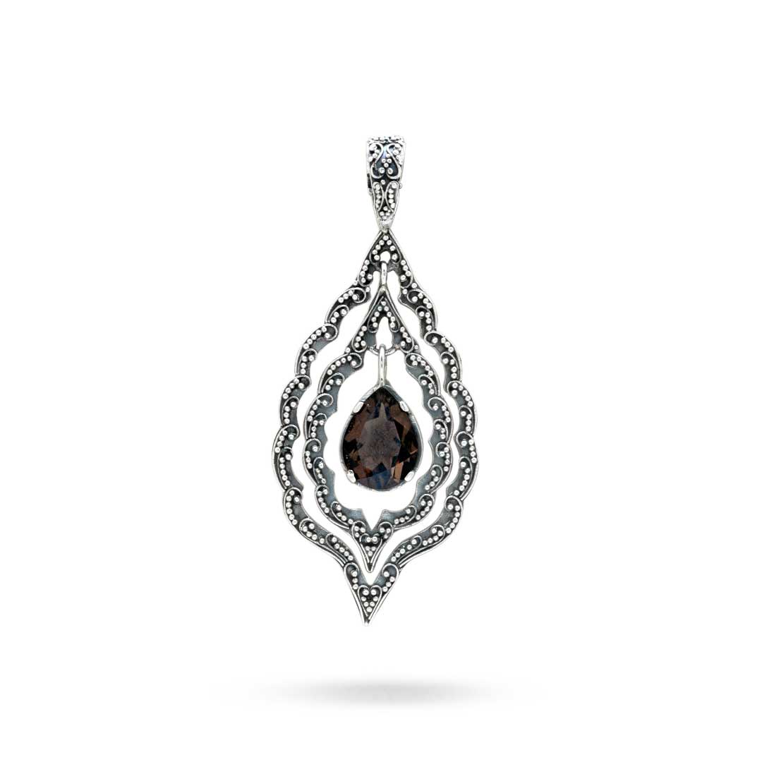 Ciondolo Mandala Quarzo Fumé in argento 925 della Collezione Essenza di Ubud Balinesia, vista frontale su sfondo bianco con dettaglio granulazione Jawan
