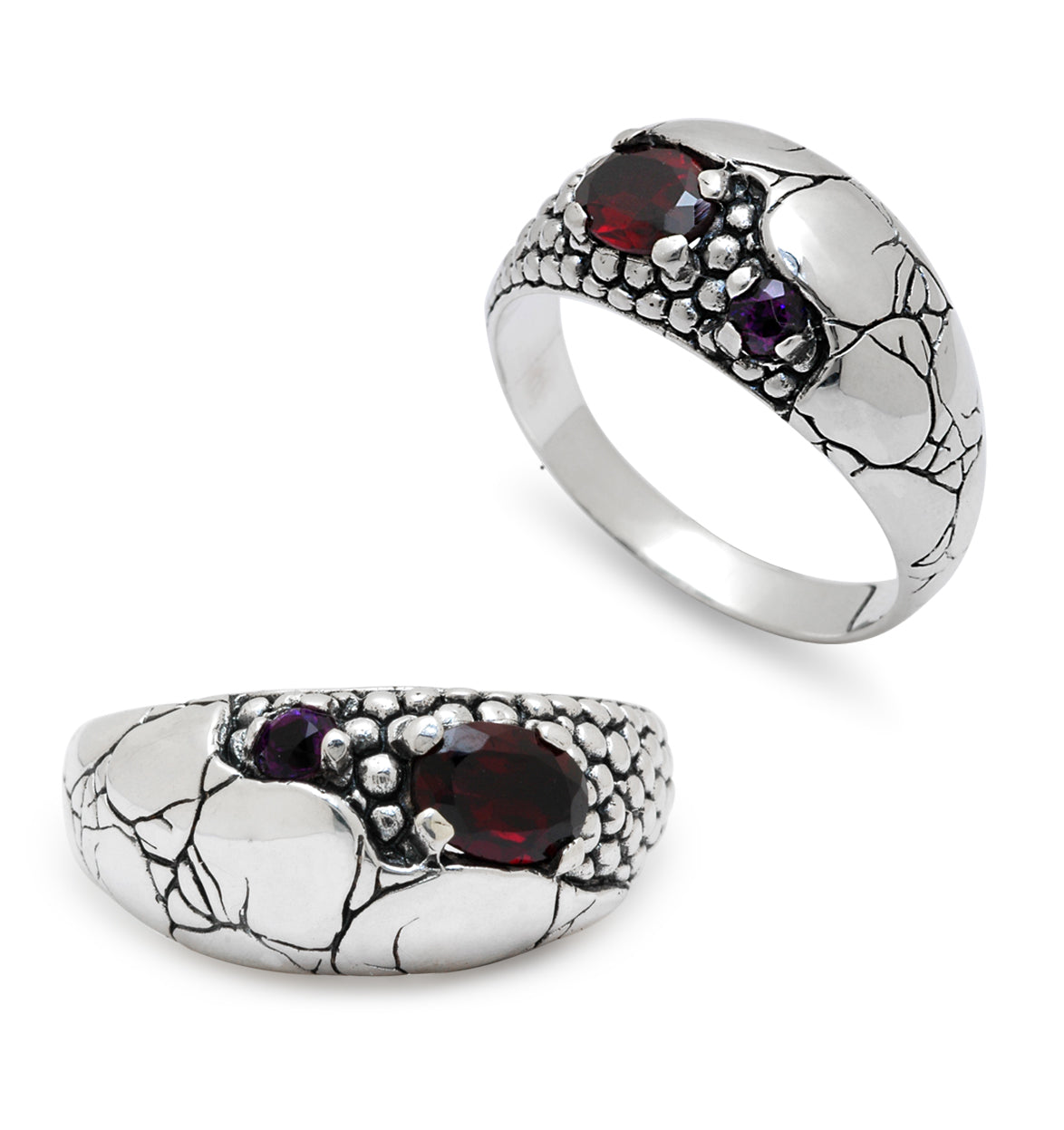 Anello Merah in argento 925 con granato e ametista, vista frontale tre quarti su sfondo bianco