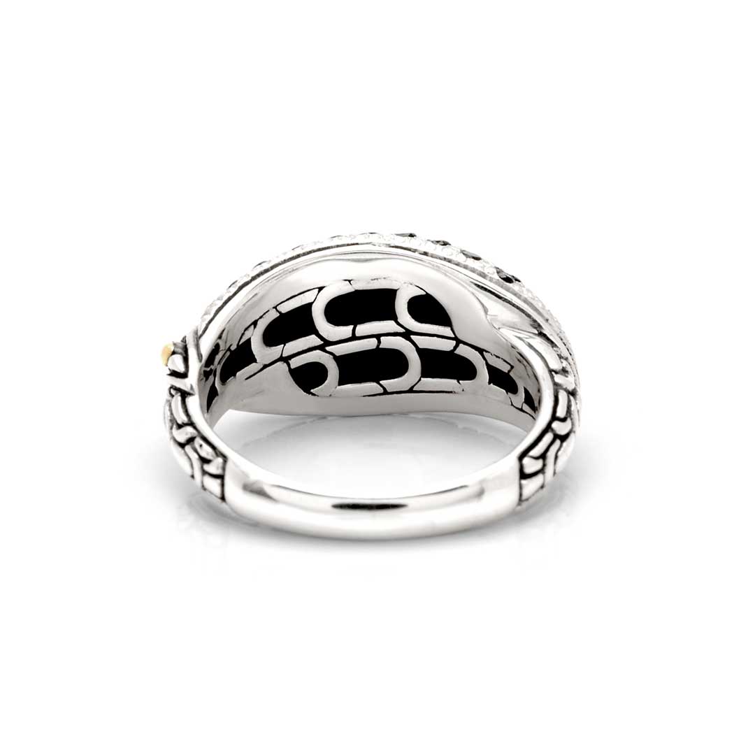 Anello Naga Noir Balinesia, vista interna dal basso su sfondo bianco, struttura a cupola in argento 925 con interno liscio e fascia a scaglie con inserti oro 18K