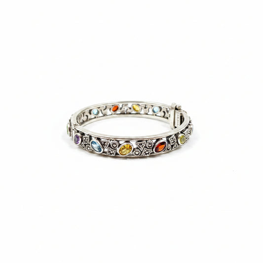 Bracciale Taman Sari in argento 925 con pietre semipreziose multicolore, Collezione Essenza di Ubud Balinesia – vista frontale su sfondo bianco