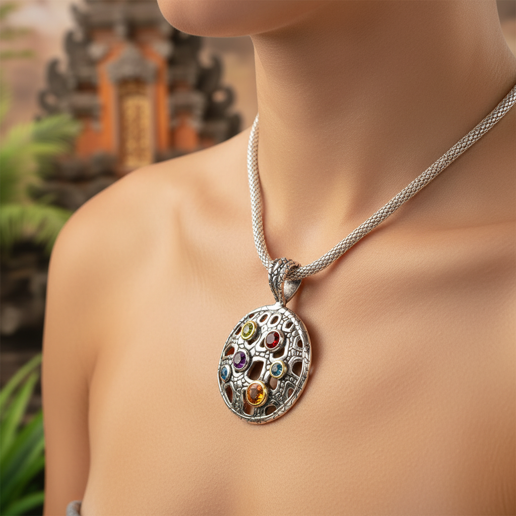 Ciondolo Golden Naga Multigemma – Collezione Essenza di Ubud
