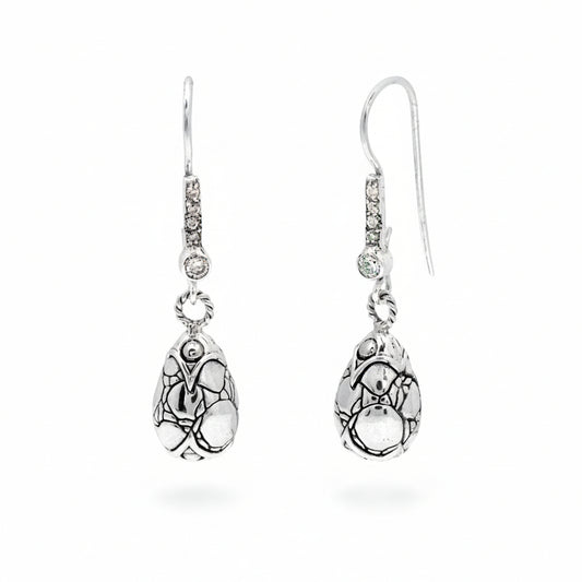 Orecchini Goccia Coccodrillo in argento 925 con topazio bianco – coppia vista frontale – Collezione Crocodile Balinesia